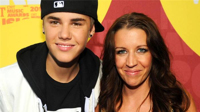 Justin Bieber und seine Mutter.