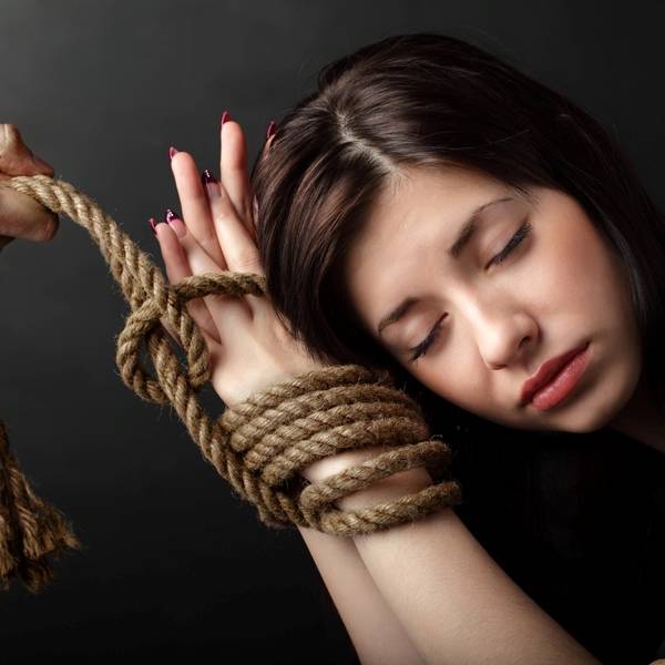 Emotionale Abhängigkeit wird von einem Psychologen behandelt, aber auf einer grundlegenden Ebene können Sie sich selbst helfen 
