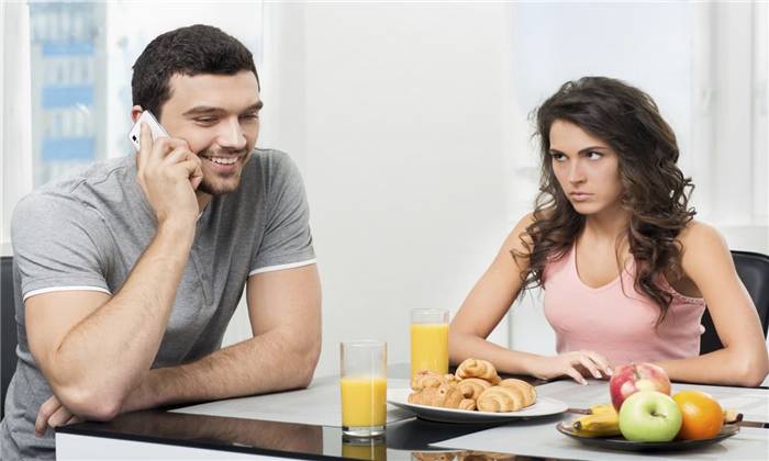 Warum gibt es nichts, worüber Sie mit Ihrer Frau reden können?