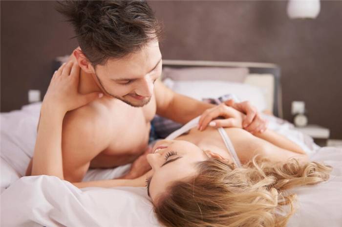 Pärchen im Bett