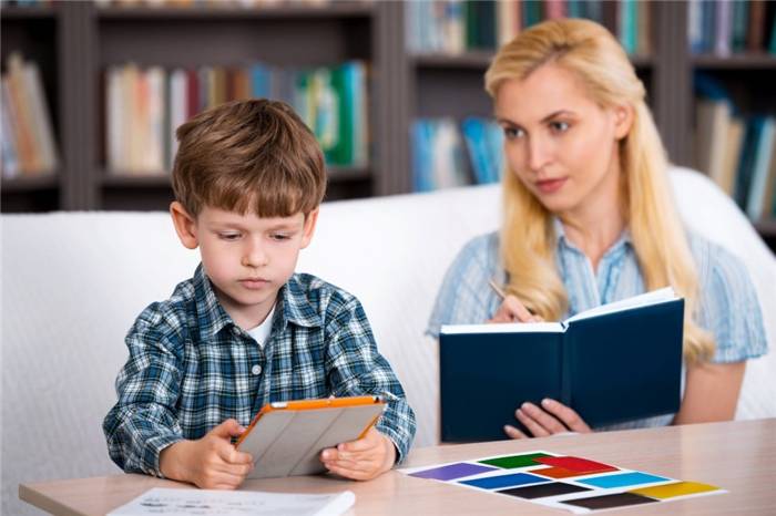 Wie wählt man einen Kinderpsychologen aus?