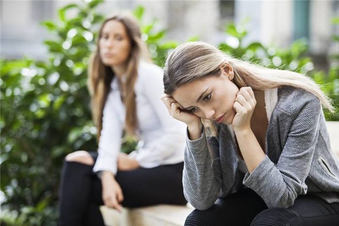 Ursachen für Depressionen: Stress, Liebeskummer und mehr