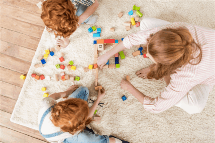 Beispiele für Familientraditionen für Kinder - gemeinsames Spielen