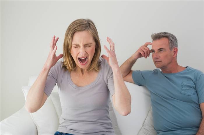 Kritische Momente in der Ehe und die Emotionen der Ehegatten