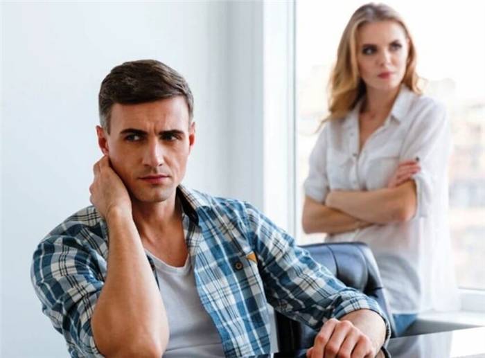 eine Frau will nicht mit ihrem Mann zusammenleben
