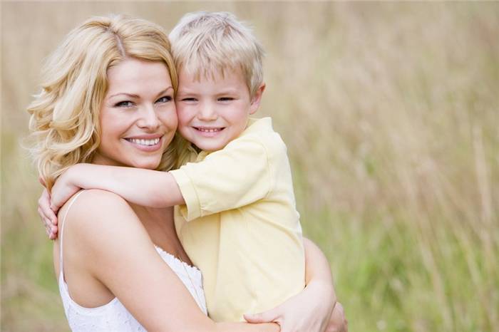 Mutter und Sohn - die häufigsten Fehler bei der Erziehung und Entwicklung von Kindern