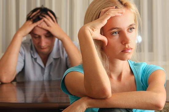 Warum wird eine Frau wütend, wenn ihr Mann mit Freunden ausgeht?