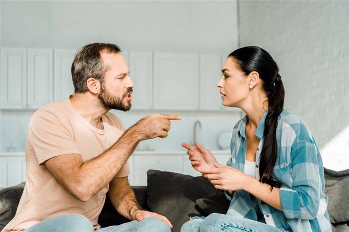 jemandem sagen, dass er im Unrecht ist