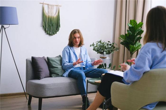 während des Gesprächs mit dem Psychologen