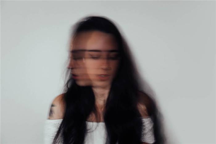 Der erste Schritt eines psychologischen Beratungsgesprächs besteht darin, einen Antrag zu stellen.