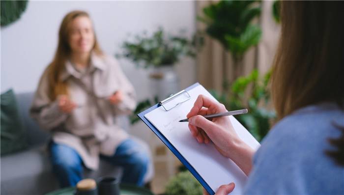 Wie die Psychologin die Struktur des ersten Gesprächs aufbaut 