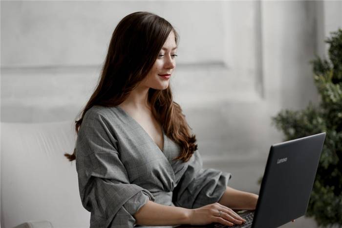 Skype-Beraterin lara litvinova