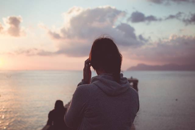 Intimitätsvermeidung oder Vermeidungsangst ist die Angst vor einer engen emotionalen oder körperlichen Beziehung