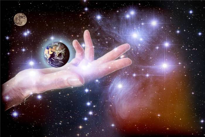 Vor dem Hintergrund der Sterne, die Hand, die die Erde hält (Fantasie)