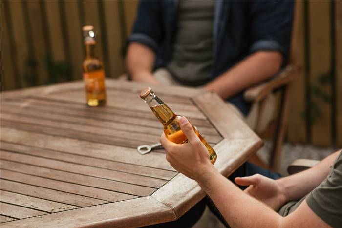 Gefahren des Zusammenlebens mit einem alkoholkranken Ehemann