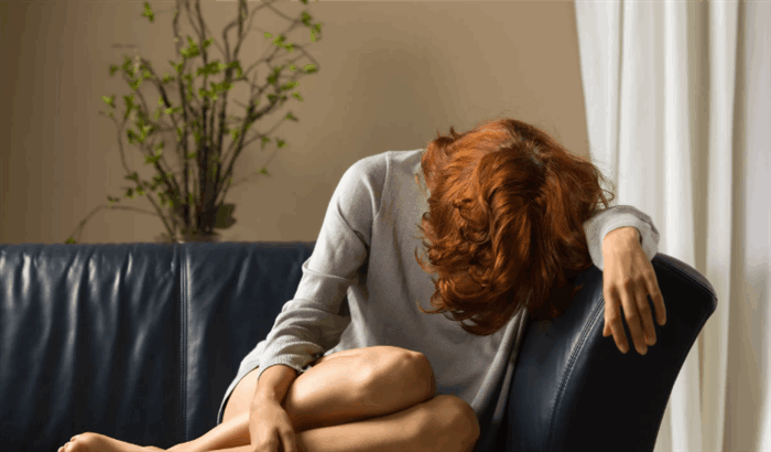 Wenn Sie einsam sind und das Gefühl haben, dass Sie nicht erwünscht sind, sollten Sie einen Psychologen aufsuchen.