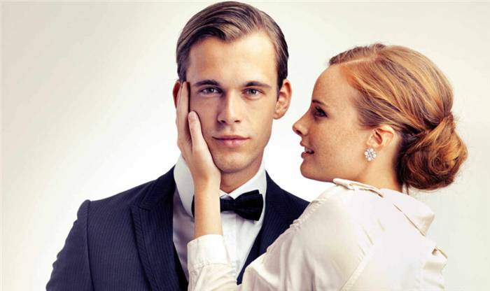 Warum flirten Frauen mit anderen Männern?